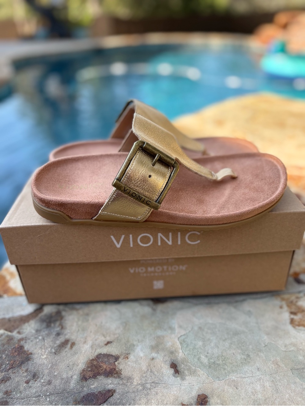 Vionic Emma Gold Flip Flop Sandals Women's Size 9.5 Comfort Arch Support NEW